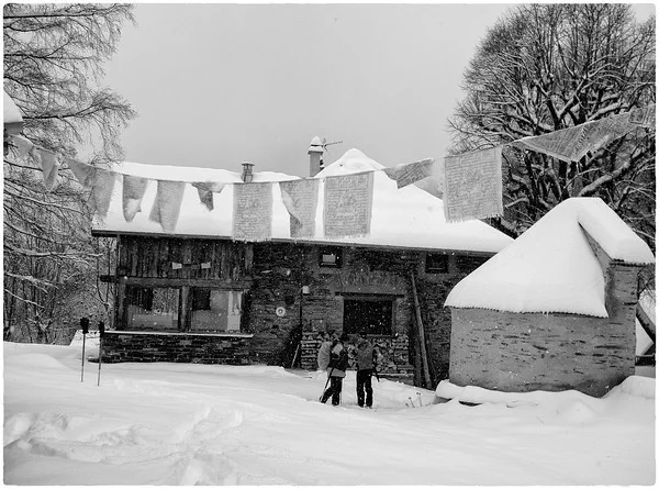 Picture of the lodge in winter